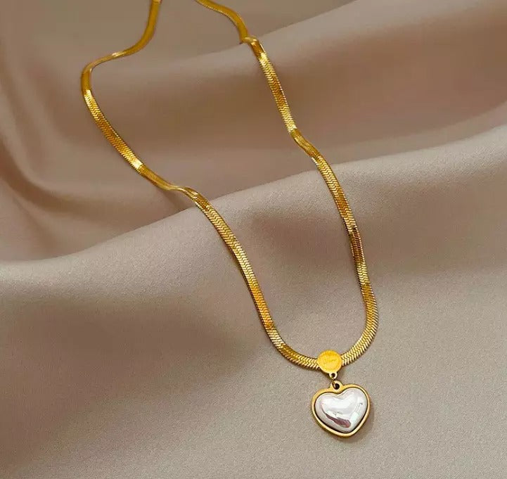 Pearl Heart Snake Chain Necklace