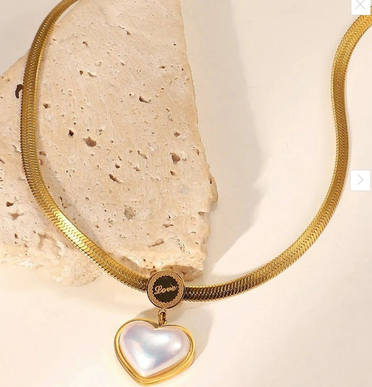 Pearl Heart Snake Chain Necklace
