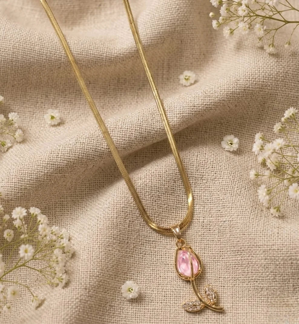 Anti Tarnish Elegant Rose Pendant Chain Necklace