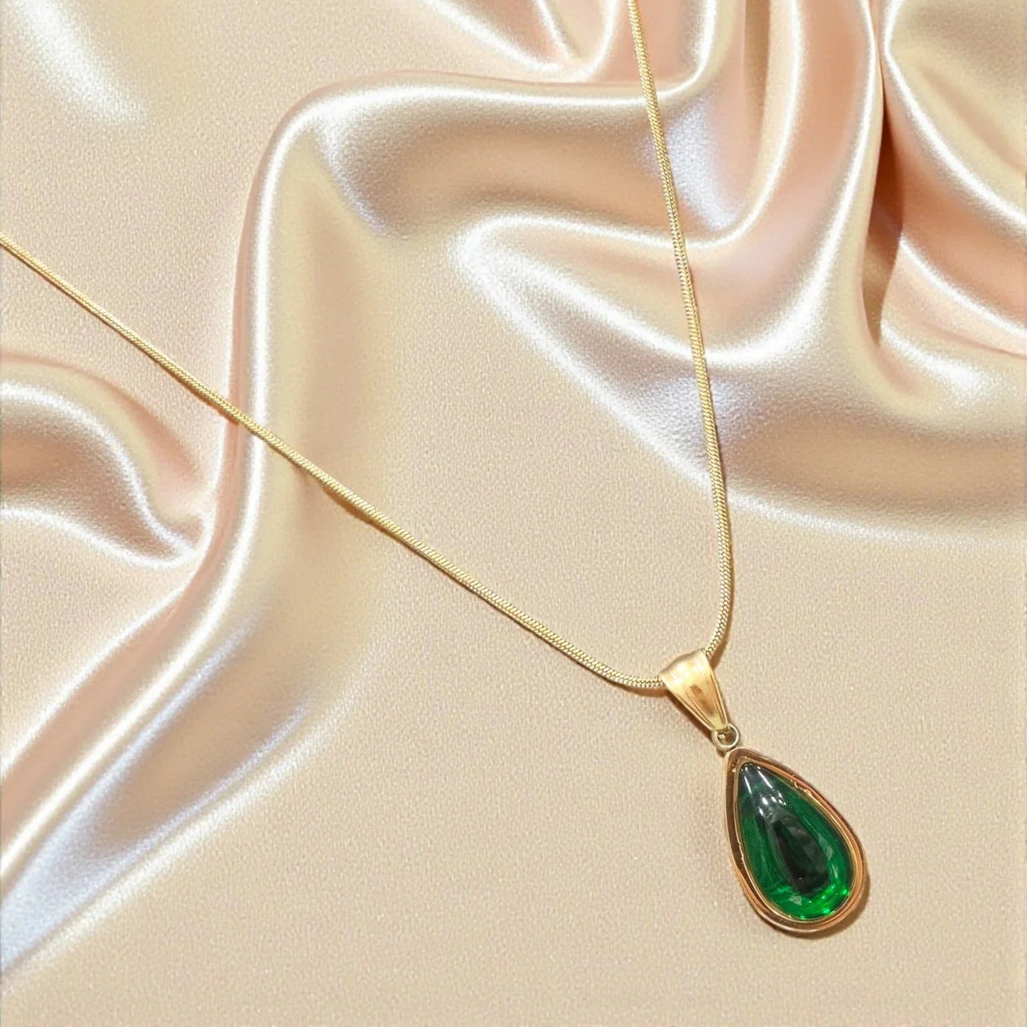 Anti Tarnish Elegant Drop Green Emarald Chain Necklace