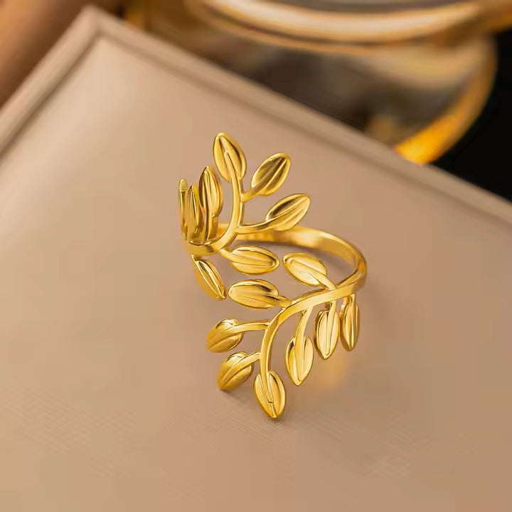 Anti-Tarnish Exaggerated Leaf Ring