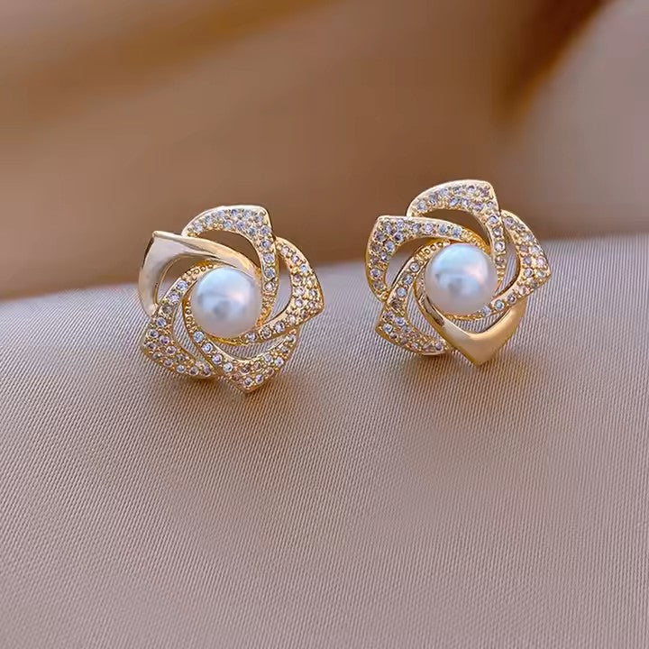 Trendy Flower Diamond Stud Earrings