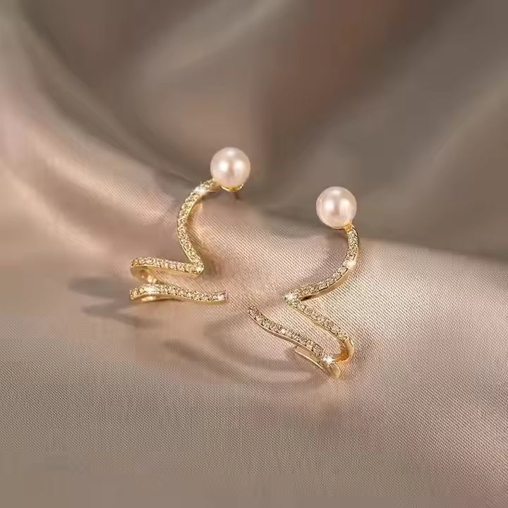 Silver Needle Pearl Inlaid Diamond Wavy Fashion Stud Earrings