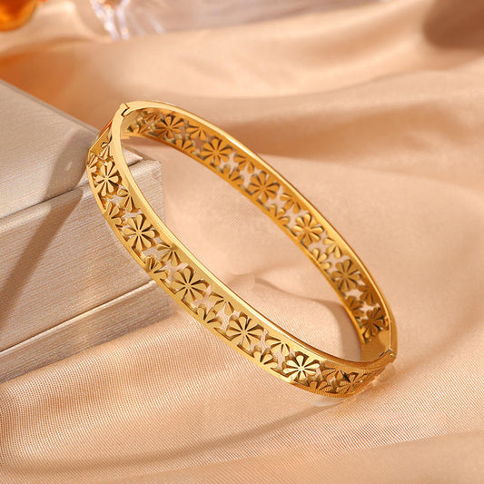 Anti Tarnish 3D Flower Bracelet