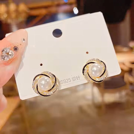 Flower Pearl Stud Earrings