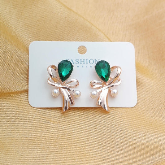 Rose Gold Pearl Nod Earring