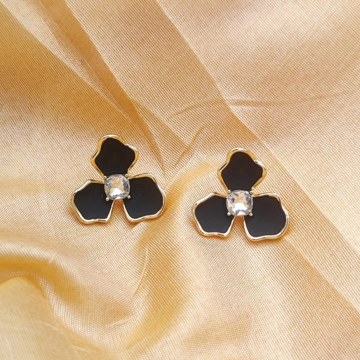 Vintage Flower Stud Earring