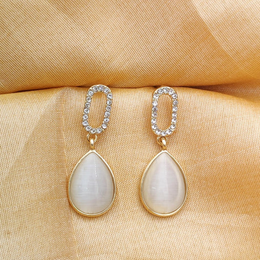 Elegant Monalisa Drop Stone Earring