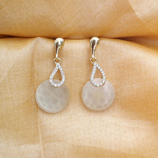 Elegant Monalisa Drop Stone Earring