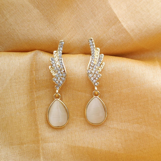 Elegant Monalisa Drop Stone Earring
