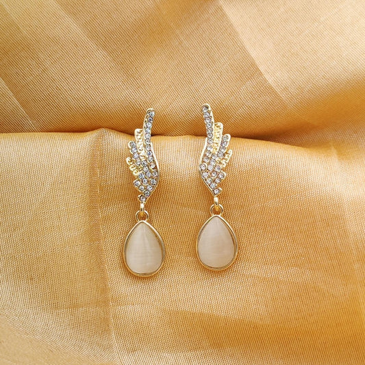 Elegant Monalisa Drop Stone Earring