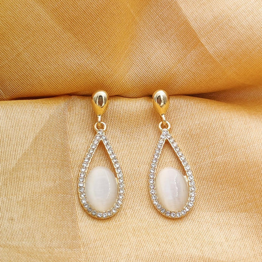 Elegant Monalisa Drop Stone Earring