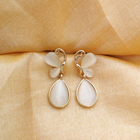 Elegant Monalisa Drop Stone Earring