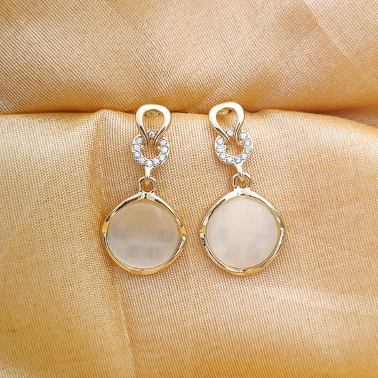 Elegant Monalisa Drop Stone Earring