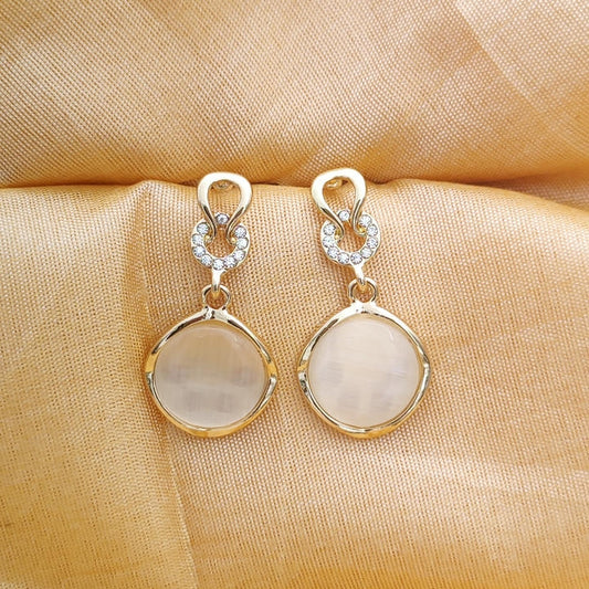 Elegant Monalisa Drop Stone Earring