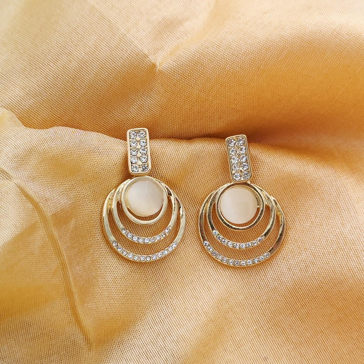 Elegant Monalisa Drop Stone Earring