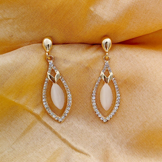 Elegant Monalisa Drop Stone Earring