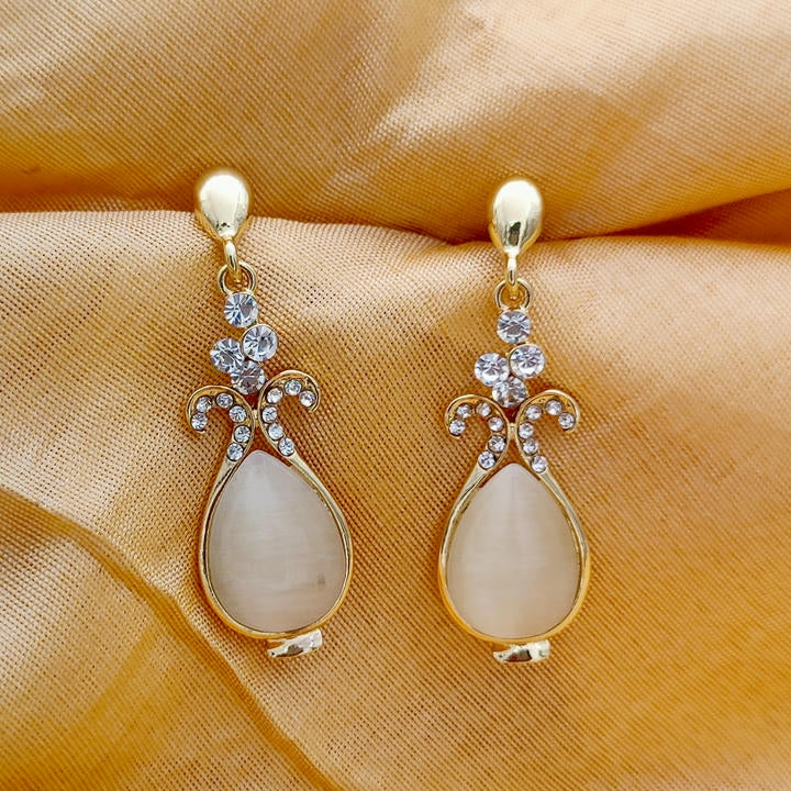 Elegant Monalisa Drop Stone Earring