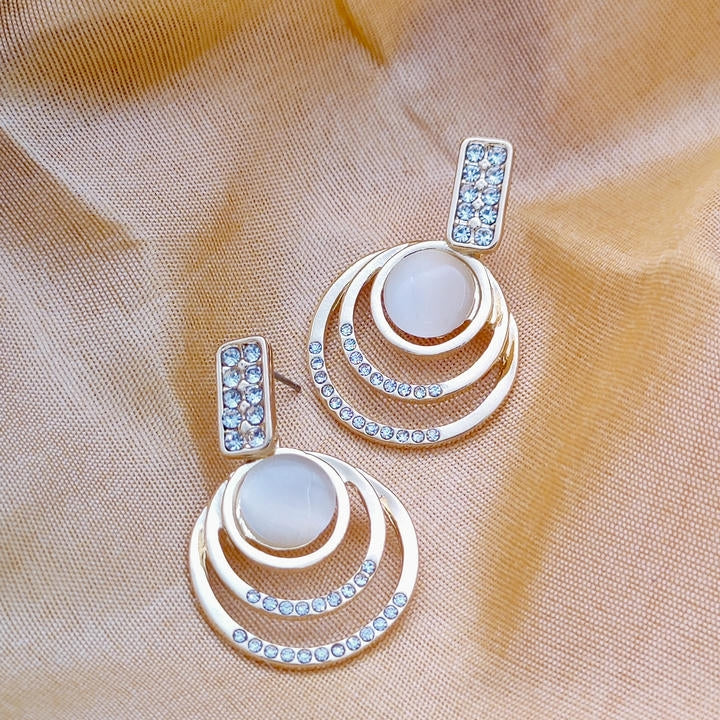 Elegant Monalisa Drop Stone Earring