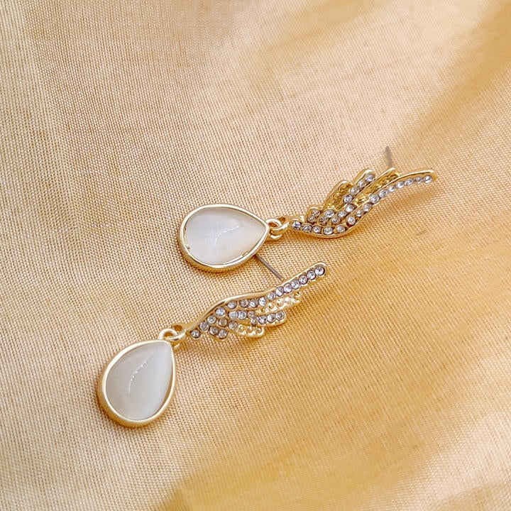 Elegant Monalisa Drop Stone Earring