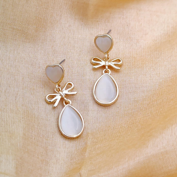 Elegant Monalisa Drop Stone Earring