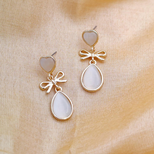 Elegant Monalisa Drop Stone Earring