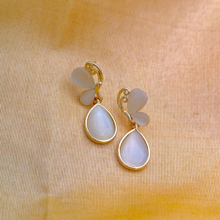 Elegant Monalisa Drop Stone Earring