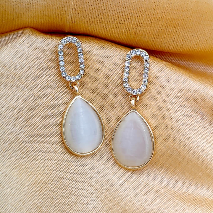 Elegant Monalisa Drop Stone Earring