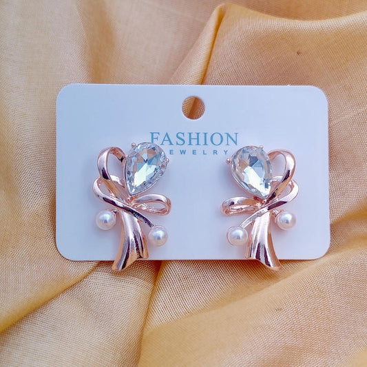 Rose Gold Pearl Nod Earring