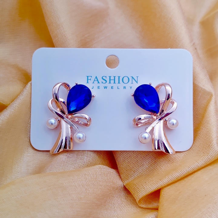 Rose Gold Pearl Nod Earring