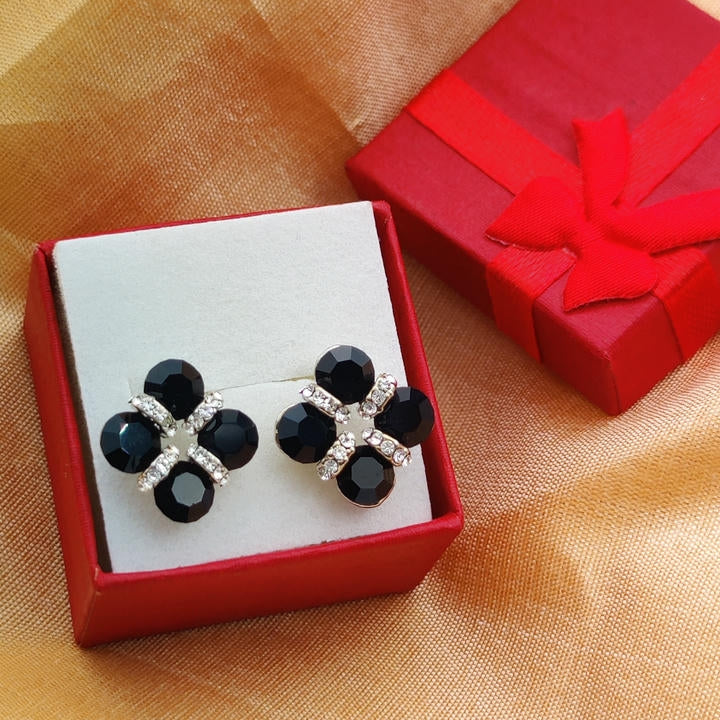 Diamond Bold Knot Stud Earring