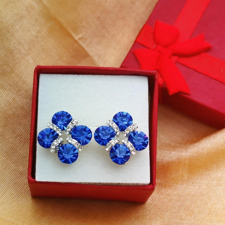 Diamond Bold Knot Stud Earring