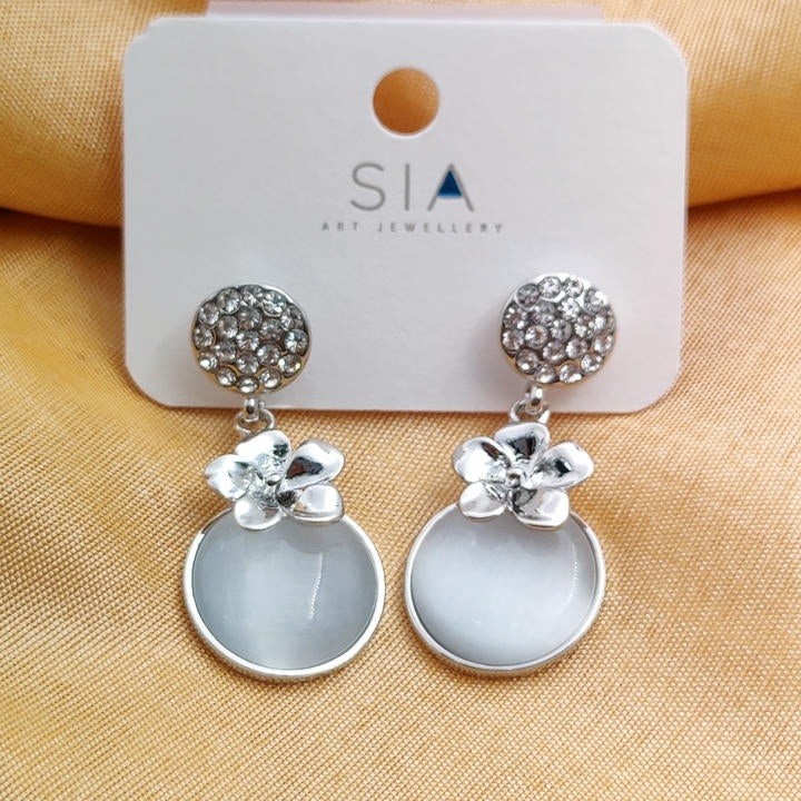 Elegant Monalisa Drop Stone Earring