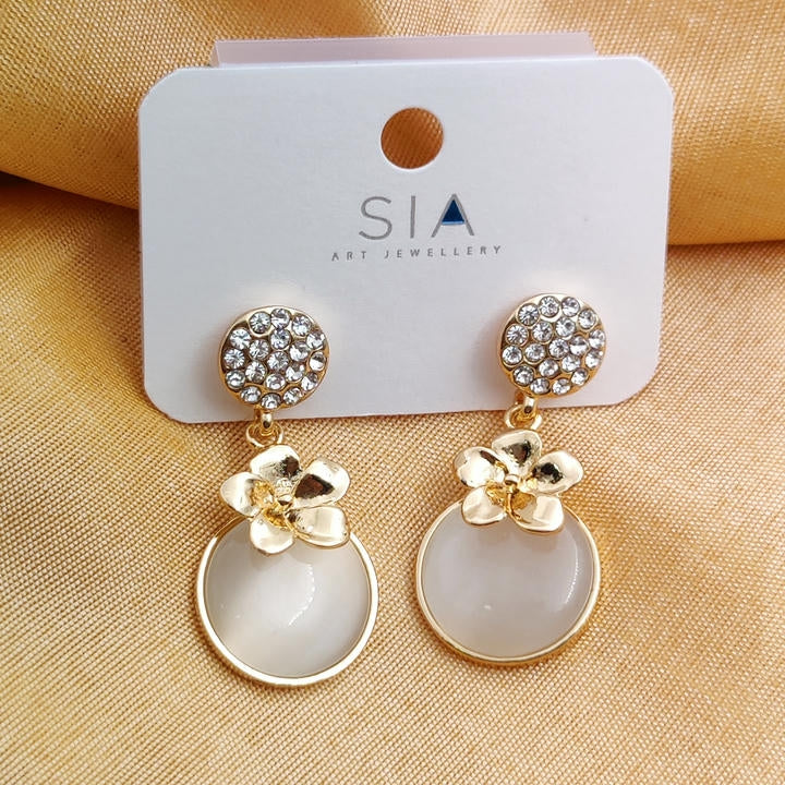Elegant Monalisa Drop Stone Earring