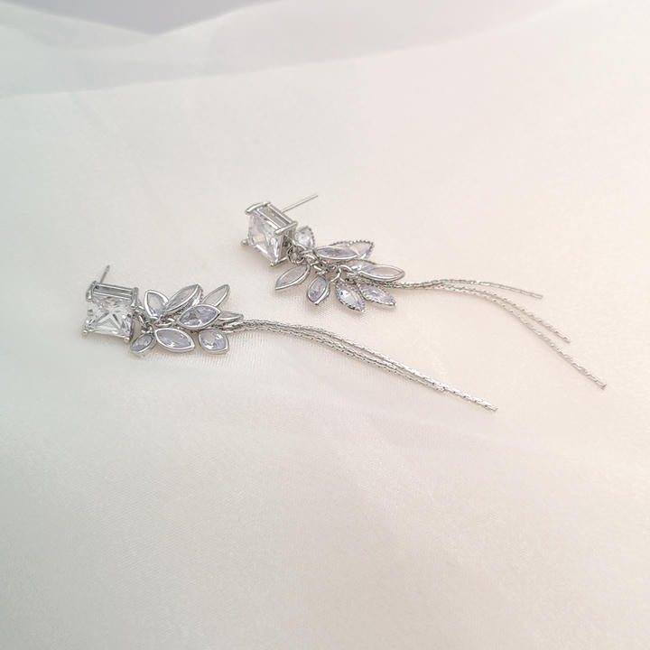 Stunning Drop Chain Diamond Earring