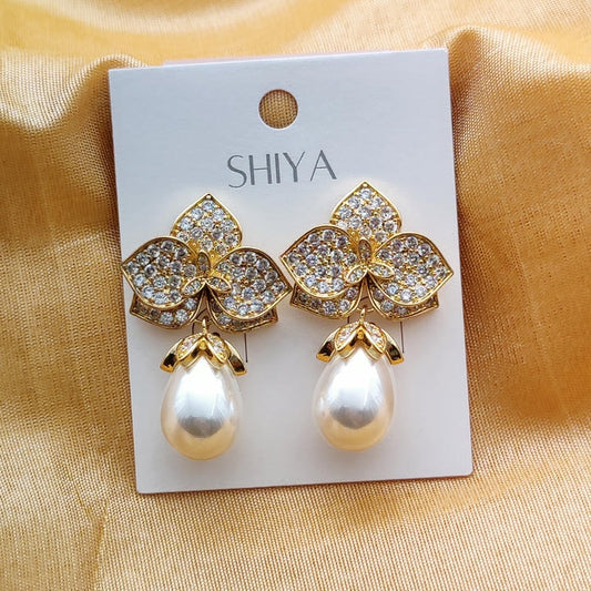 Elegant Drop Pearl And Diamond Leaf Earring