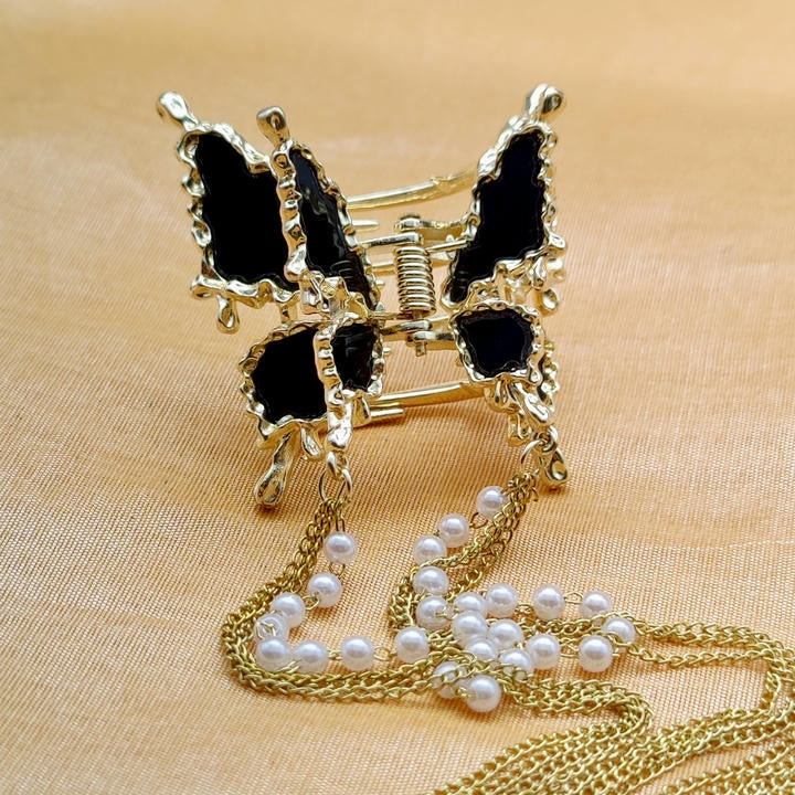 Elegant Butterfly Hair Clutcher With Drop Pearl Chain