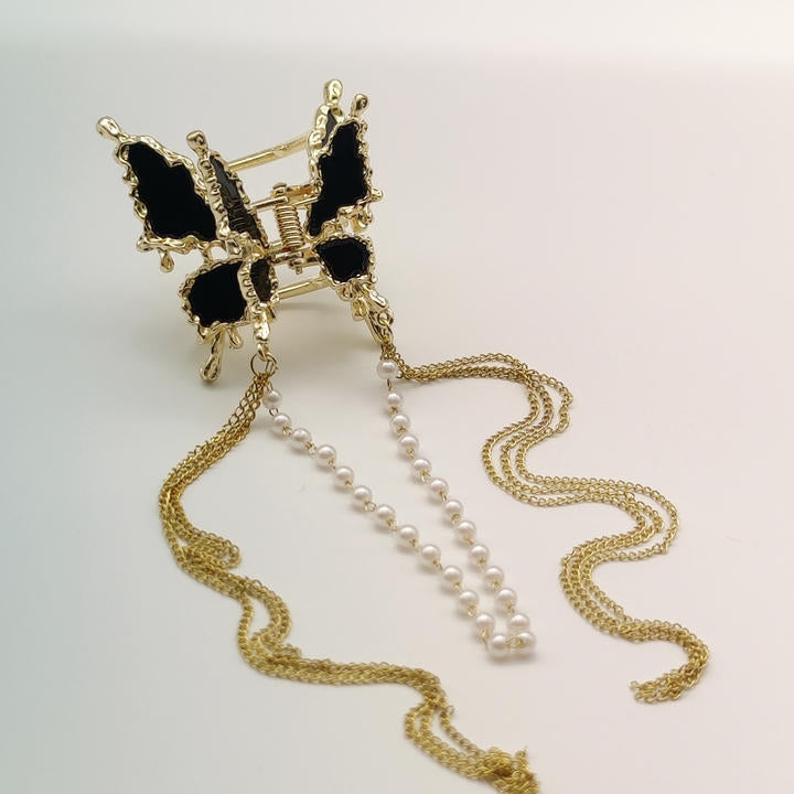 Elegant Butterfly Hair Clutcher With Drop Pearl Chain
