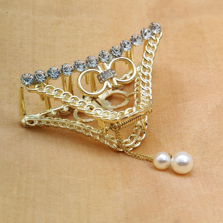 Elegant Hair Clutcher With Drop Pearl Chain