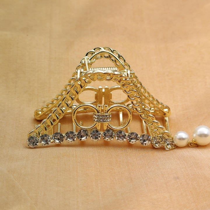 Elegant Hair Clutcher With Drop Pearl Chain