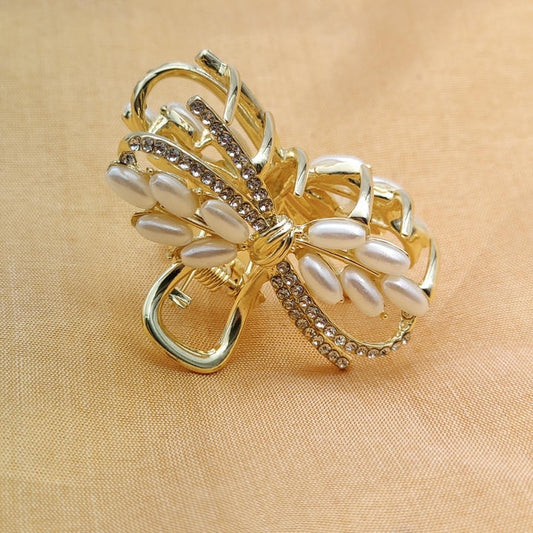 Elegant Pearl Hair Clutcher With Diamonds