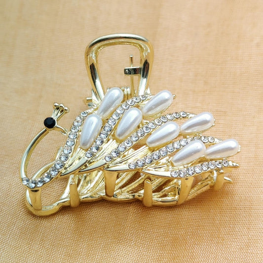 Elegant Pearl Hair Clutcher With Diamonds