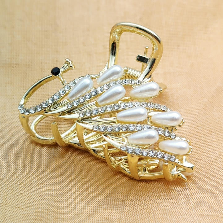 Elegant Pearl Hair Clutcher With Diamonds