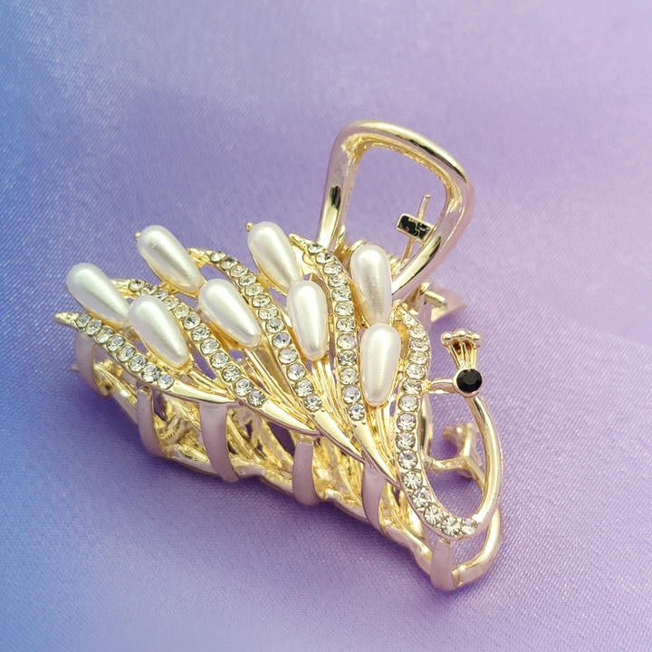 Elegant Pearl Hair Clutcher With Diamonds