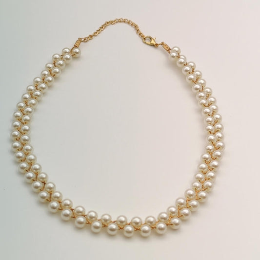 Elegant Retro Pearl Necklace / Choker