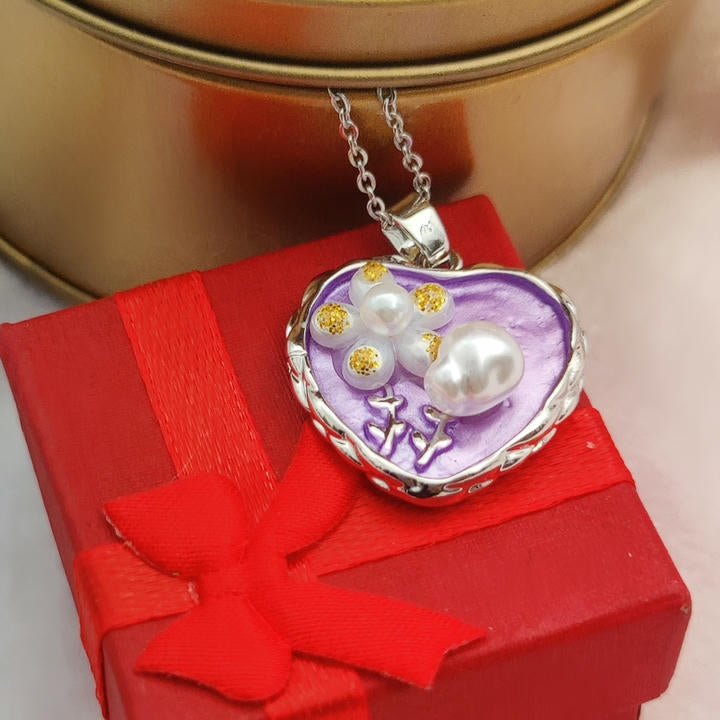 Elegant Oil Painting Style Pearl Necklace