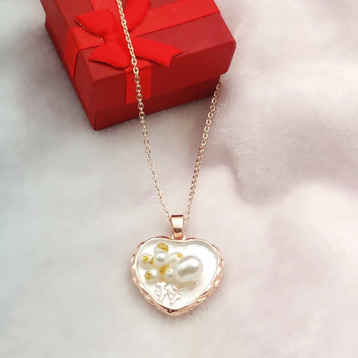 Elegant Oil Painting Style Pearl Necklace