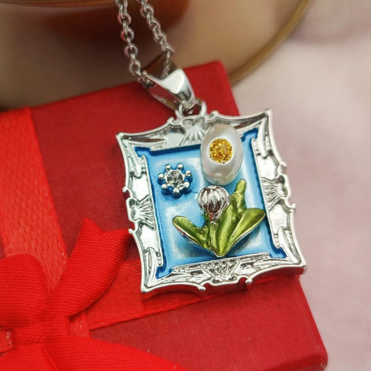 Elegant Oil Painting Style Pearl Necklace