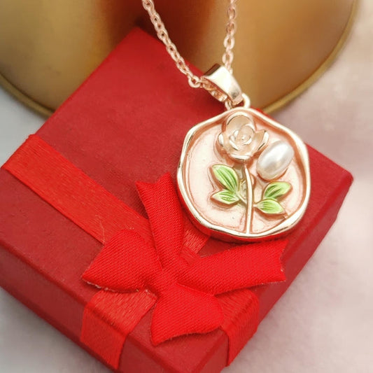 Elegant Oil Painting Style Rose Necklace