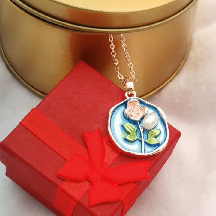 Elegant Oil Painting Style Rose Necklace